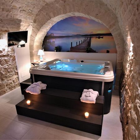 Albergo Diffuso Dimora Rossi B&B Turi Exterior foto